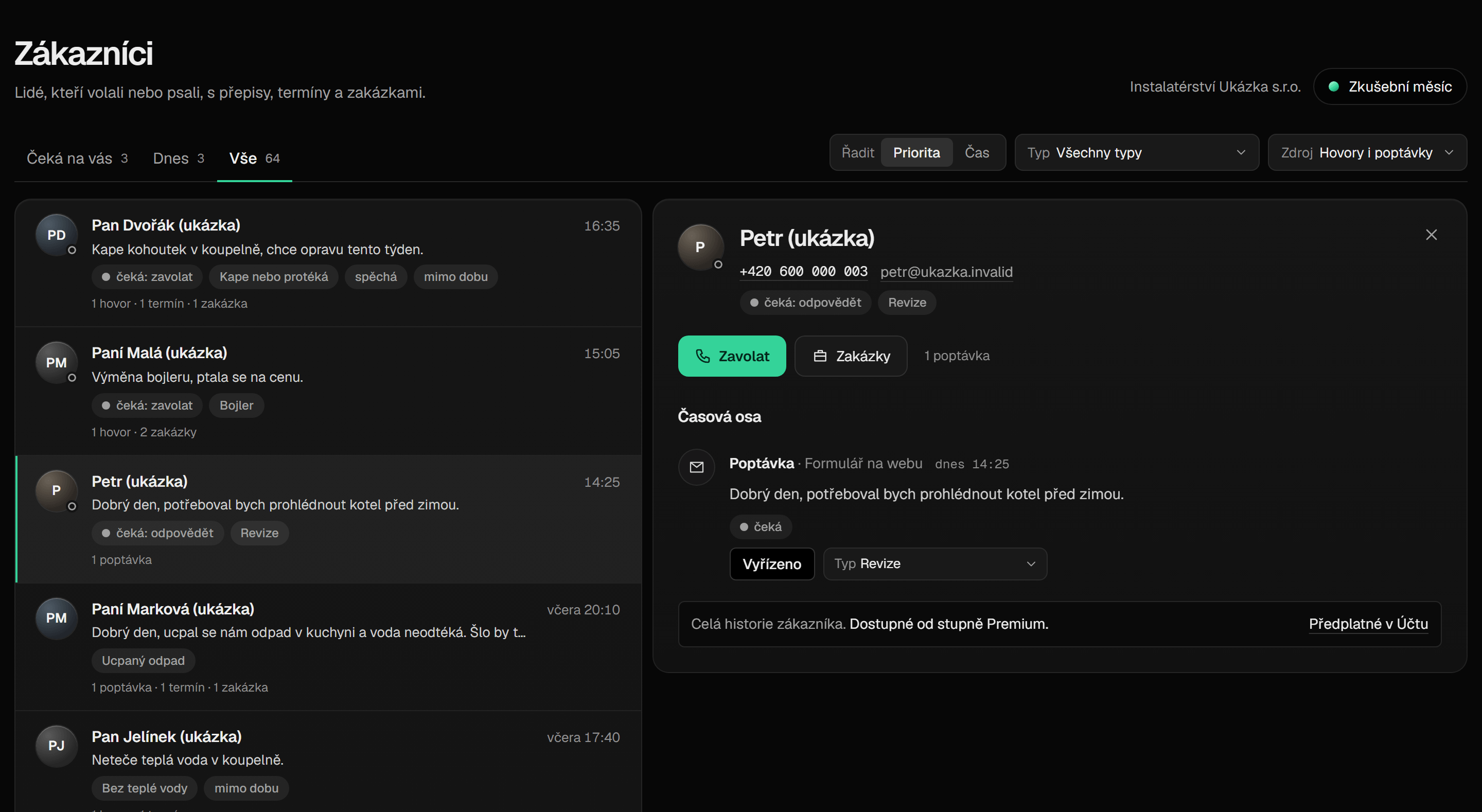 Screenshot of the app, customer detail with an inquiry from the form on the website and a contact.